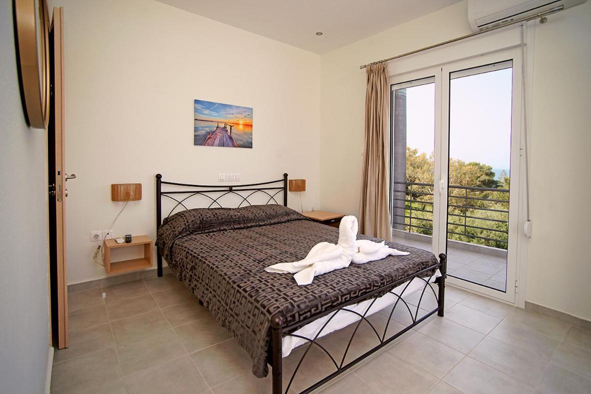 Karnagio Rooms Kyparissia Exterior photo